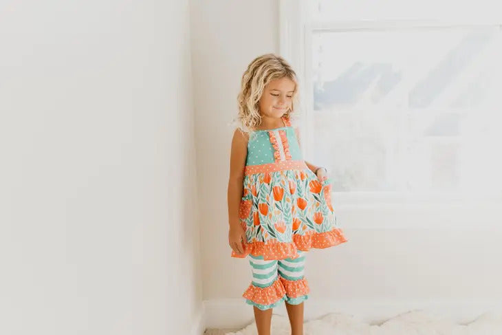 Coral Ruffle Capris – Sassy Olive Boutique